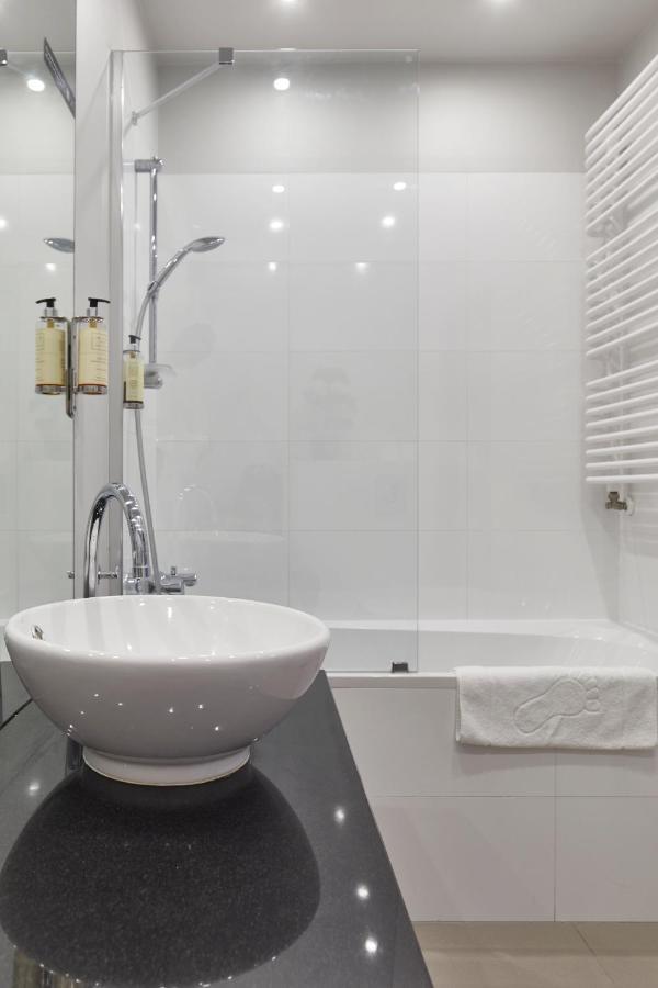 Wronia Business Residence Varsó Kültér fotó