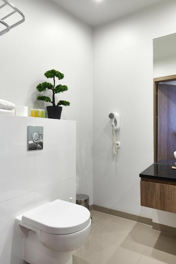 Wronia Business Residence Varsó Kültér fotó